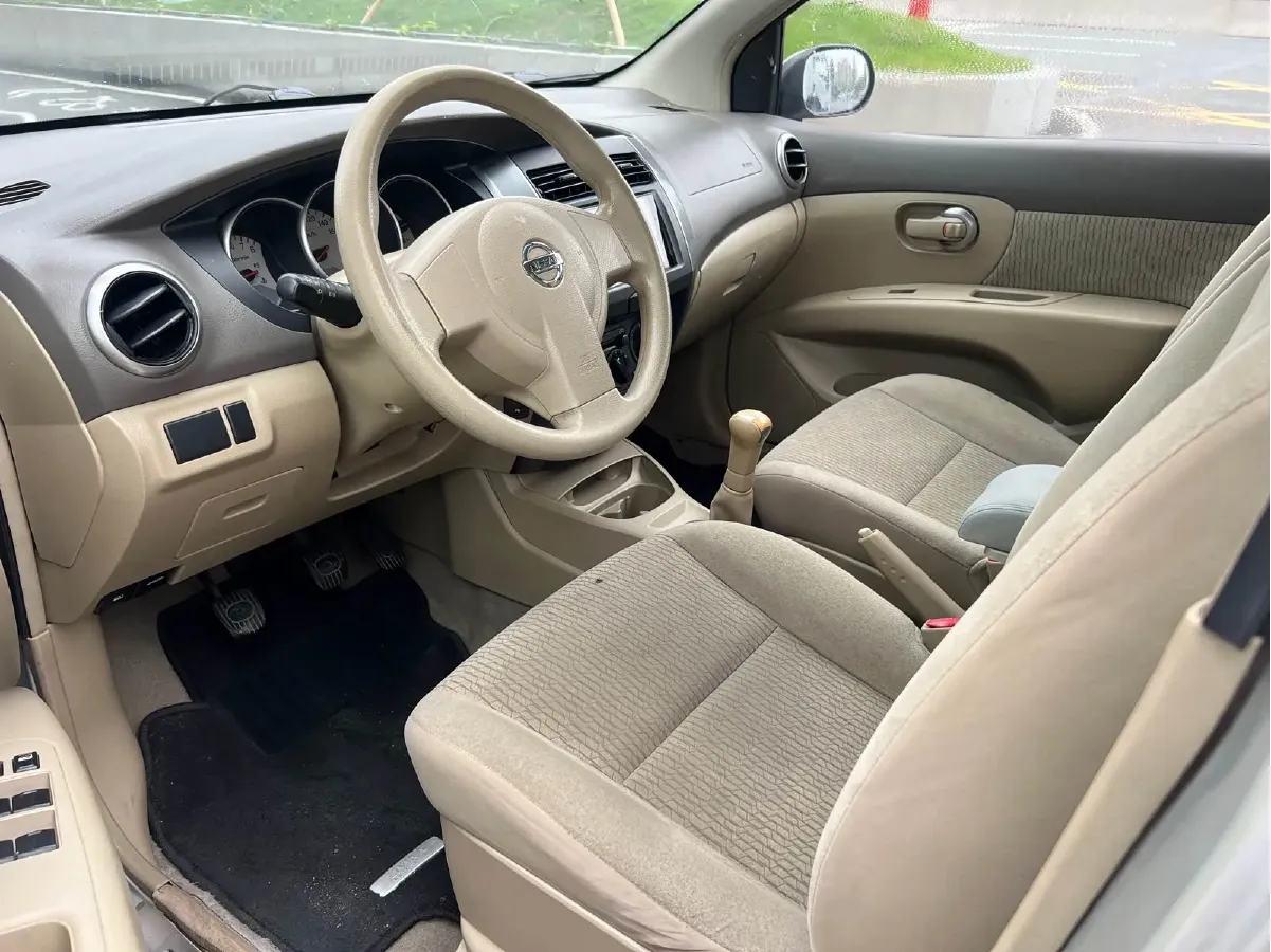 2010 Nissan Livina 1.6L 105HP L4 5MT,autocango,china used car exporter,china ev exporter,chinese used car exporter,chinese used ev exporter