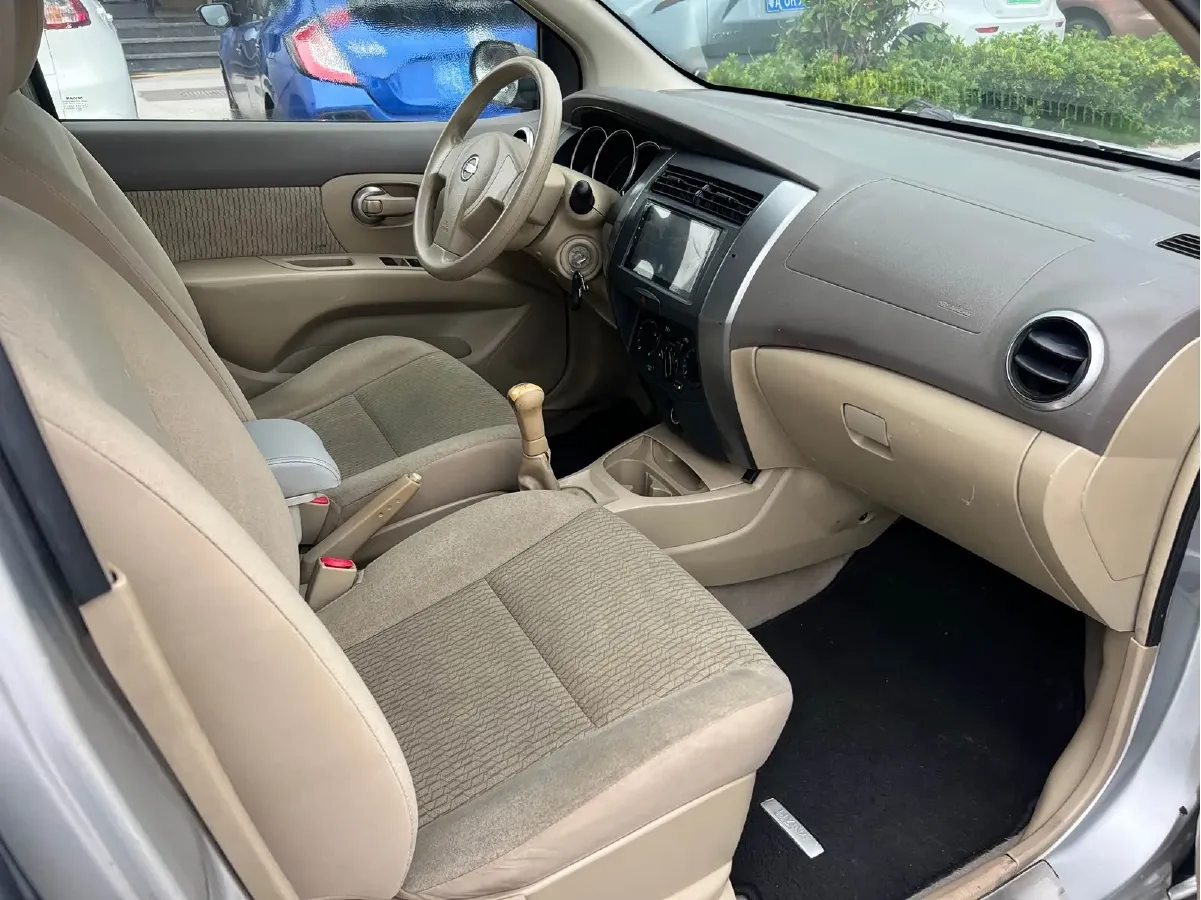 2010 Nissan Livina 1.6L 105HP L4 5MT,autocango,china used car exporter,china ev exporter,chinese used car exporter,chinese used ev exporter