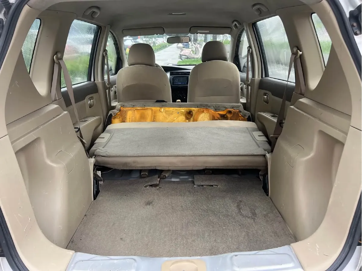 2010 Nissan Livina 1.6L 105HP L4 5MT,autocango,china used car exporter,china ev exporter,chinese used car exporter,chinese used ev exporter