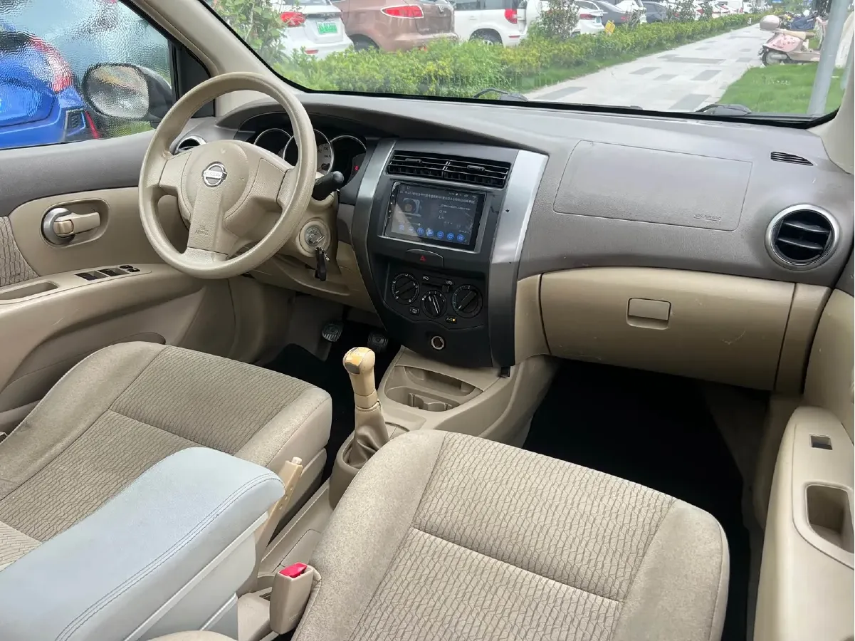 2010 Nissan Livina 1.6L 105HP L4 5MT,autocango,china used car exporter,china ev exporter,chinese used car exporter,chinese used ev exporter