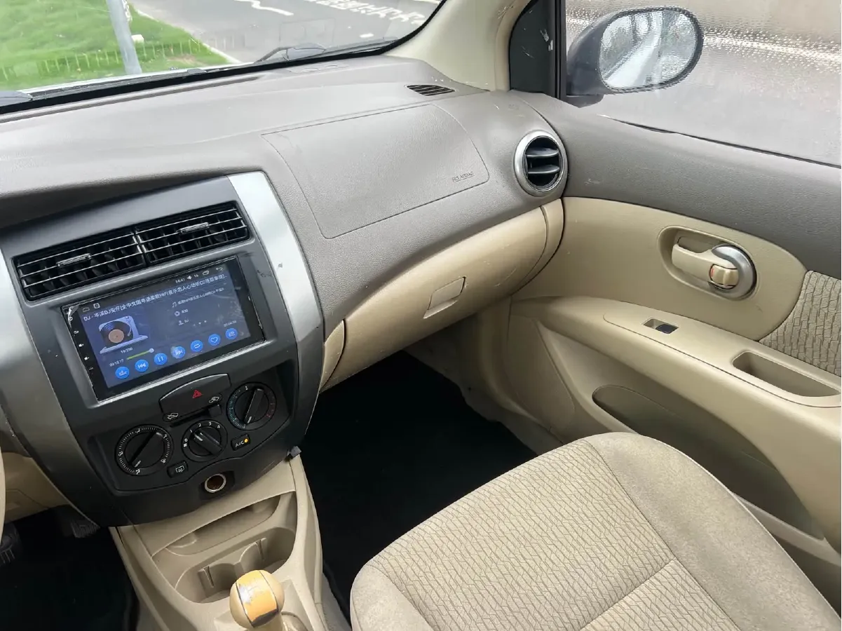 2010 Nissan Livina 1.6L 105HP L4 5MT,autocango,china used car exporter,china ev exporter,chinese used car exporter,chinese used ev exporter