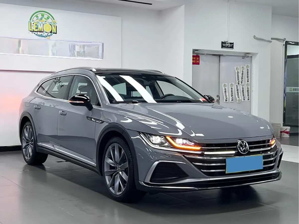 2023 Volkswagen CC 2.0T 220HP L4 7DCT,autocango,china used car exporter,china ev exporter,chinese used car exporter,chinese used ev exporter
