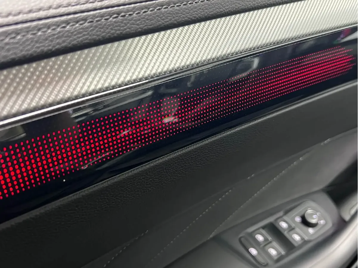 2023 Volkswagen CC 2.0T 220HP L4 7DCT,autocango,china used car exporter,china ev exporter,chinese used car exporter,chinese used ev exporter