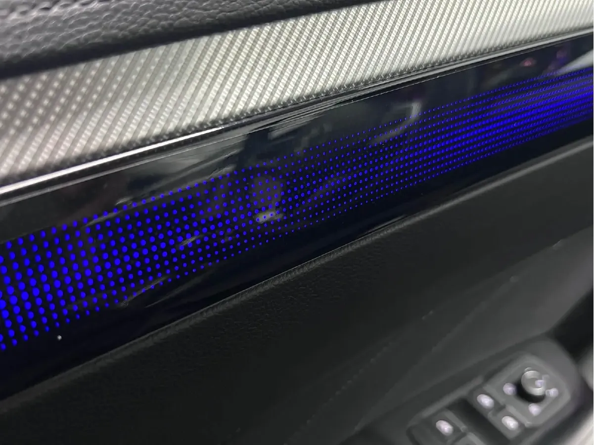 2023 Volkswagen CC 2.0T 220HP L4 7DCT,autocango,china used car exporter,china ev exporter,chinese used car exporter,chinese used ev exporter