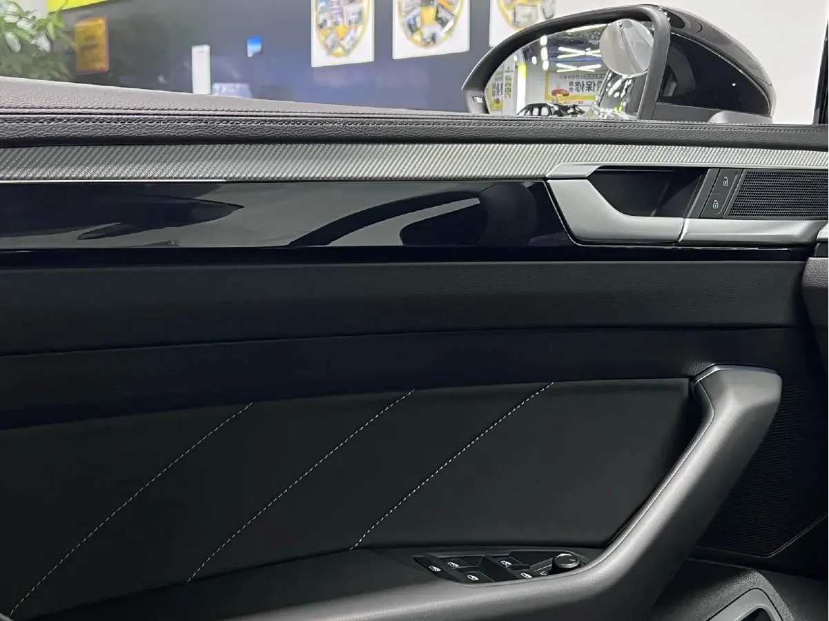 2023 Volkswagen CC 2.0T 220HP L4 7DCT,autocango,china used car exporter,china ev exporter,chinese used car exporter,chinese used ev exporter