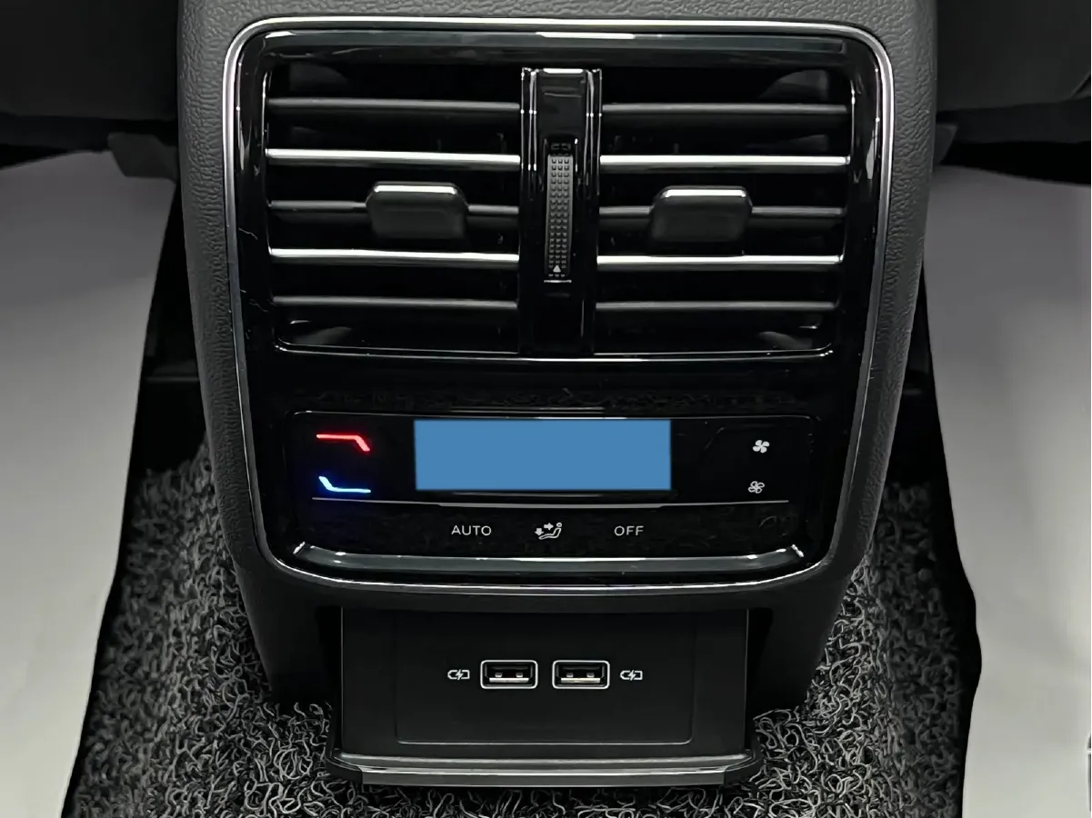 2023 Volkswagen CC 2.0T 220HP L4 7DCT,autocango,china used car exporter,china ev exporter,chinese used car exporter,chinese used ev exporter