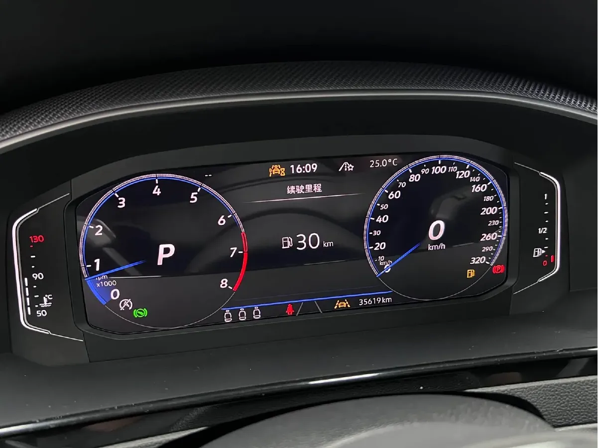 2023 Volkswagen CC 2.0T 220HP L4 7DCT,autocango,china used car exporter,china ev exporter,chinese used car exporter,chinese used ev exporter