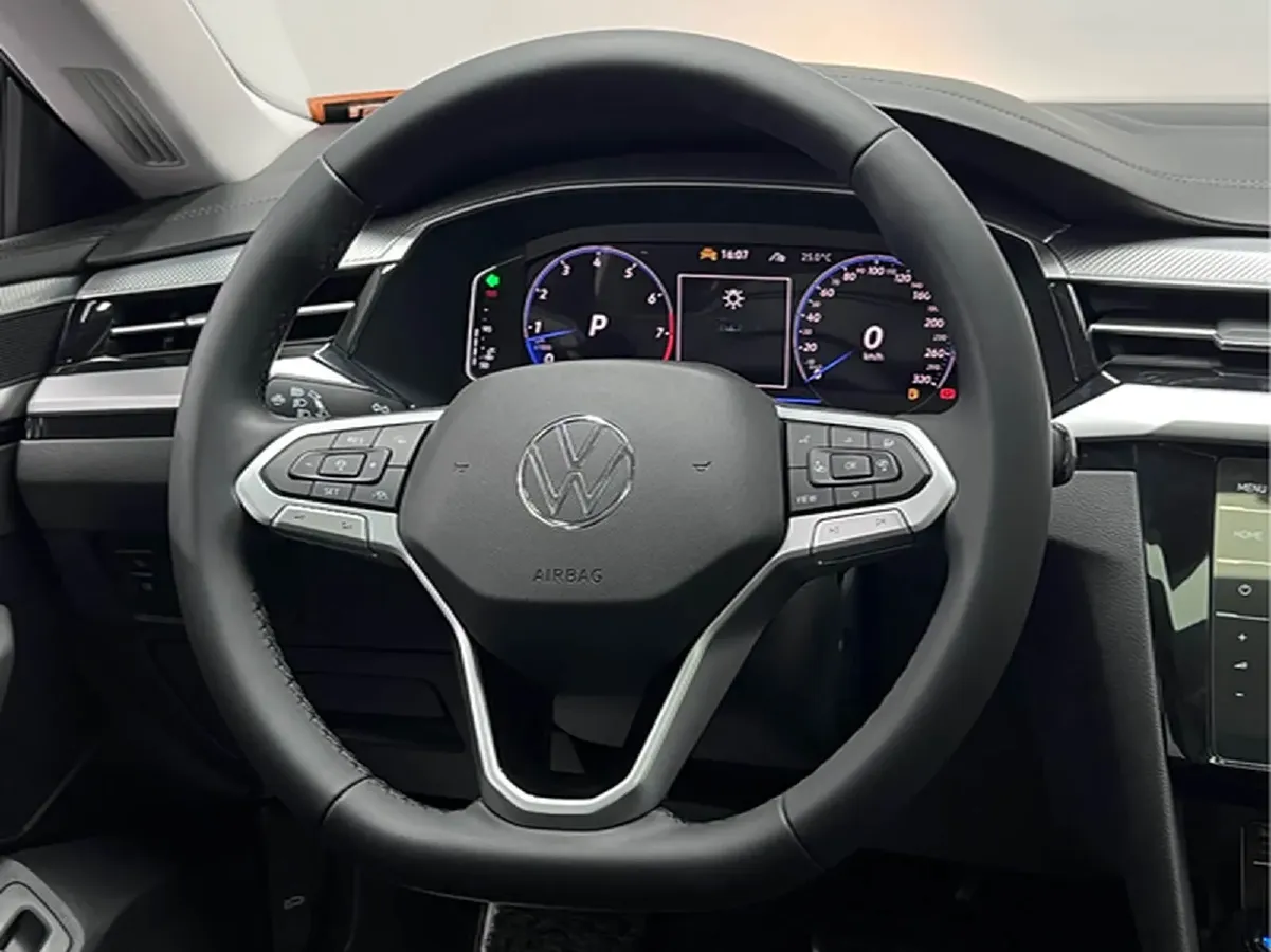 2023 Volkswagen CC 2.0T 220HP L4 7DCT,autocango,china used car exporter,china ev exporter,chinese used car exporter,chinese used ev exporter