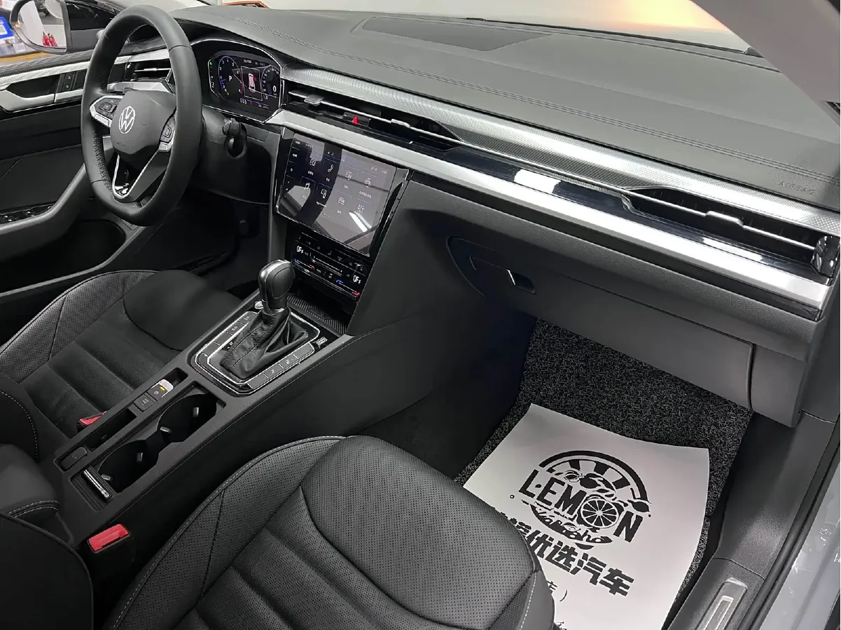 2023 Volkswagen CC 2.0T 220HP L4 7DCT,autocango,china used car exporter,china ev exporter,chinese used car exporter,chinese used ev exporter