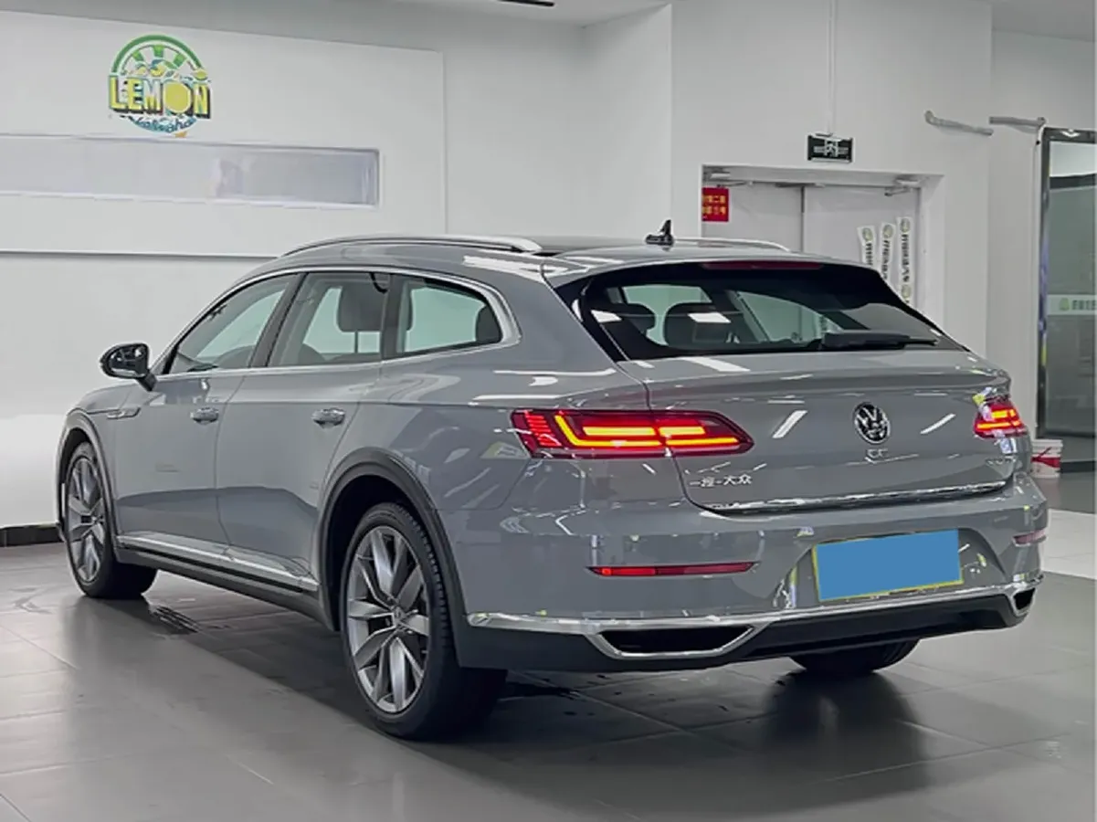 2023 Volkswagen CC 2.0T 220HP L4 7DCT,autocango,china used car exporter,china ev exporter,chinese used car exporter,chinese used ev exporter