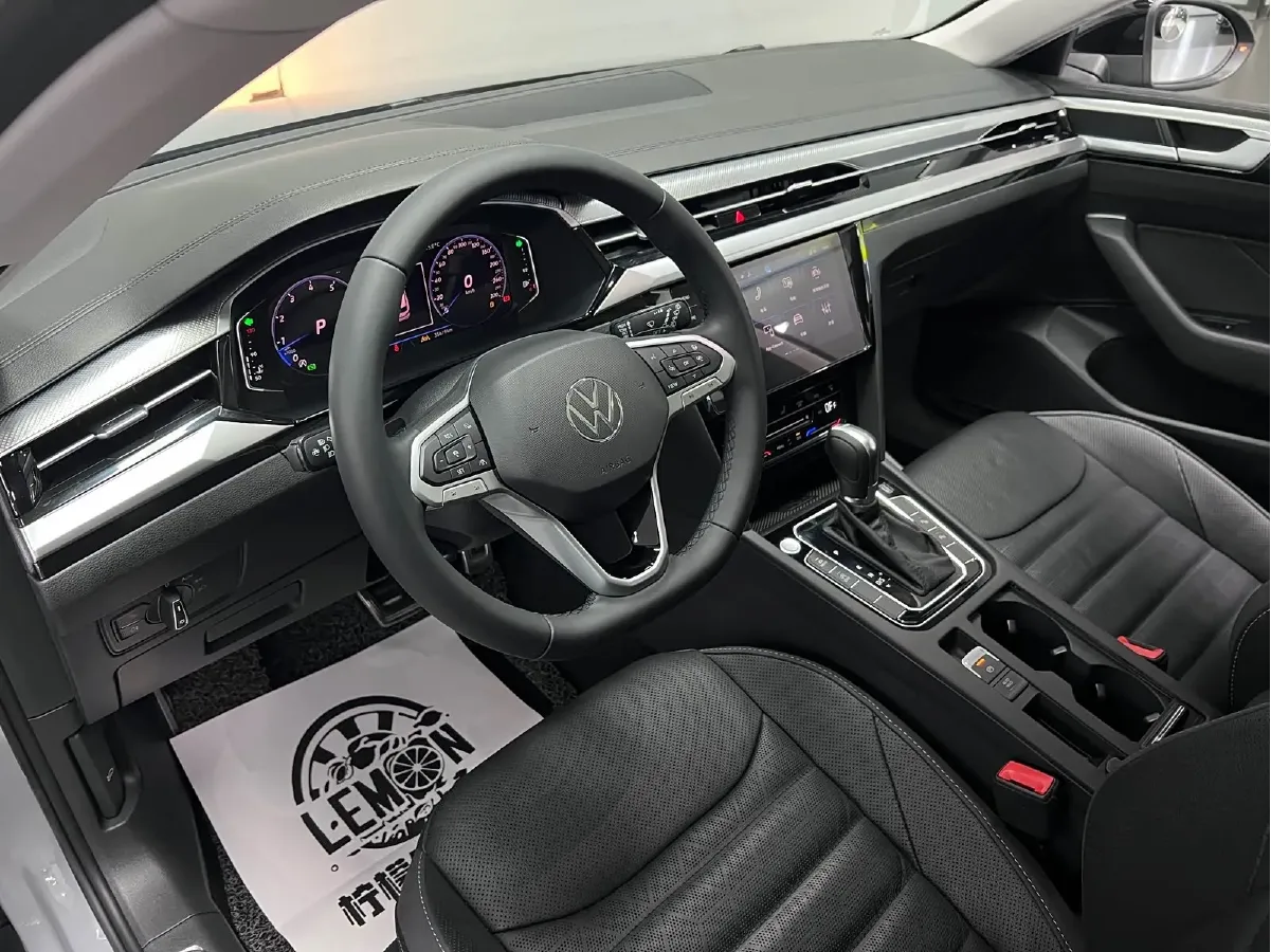 2023 Volkswagen CC 2.0T 220HP L4 7DCT,autocango,china used car exporter,china ev exporter,chinese used car exporter,chinese used ev exporter