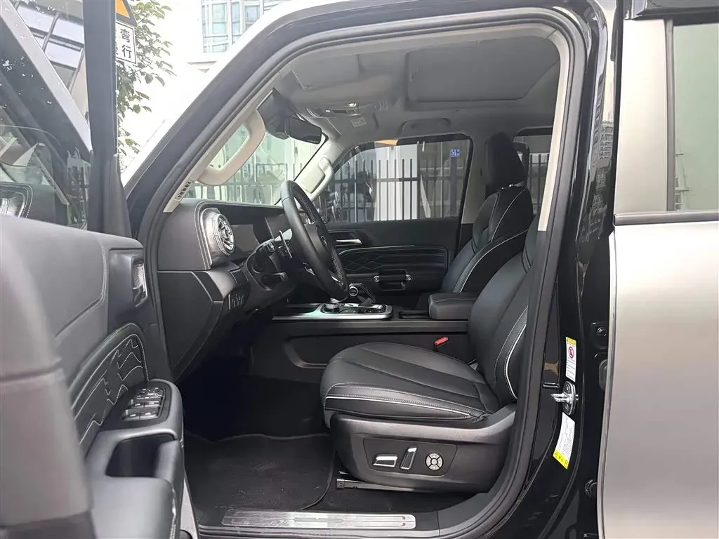 2021 Tank 300 2.0T 227HP L4 8AT,autocango,china used car exporter,china ev exporter,chinese used car exporter,chinese used ev exporter