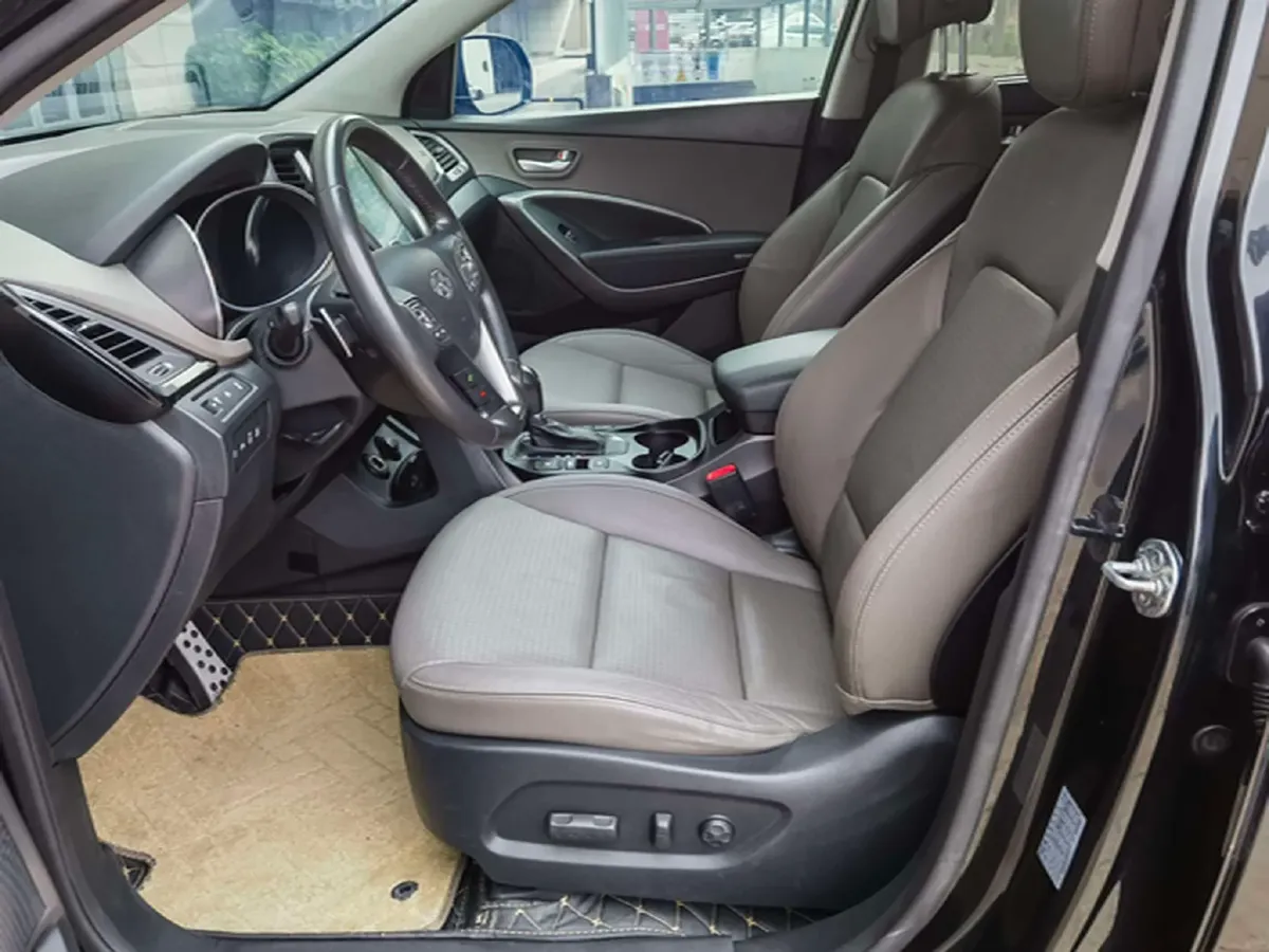 2013 Hyundai Grand SantaFe 2.2T 197HP L4 6AT,autocango,china used car exporter,china ev exporter,chinese used car exporter,chinese used ev exporter