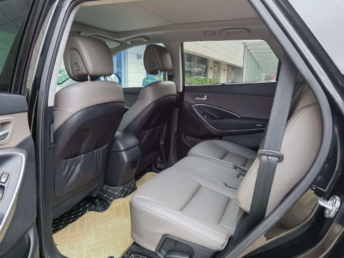 2013 Hyundai Grand SantaFe 2.2T 197HP L4 6AT,autocango,china used car exporter,china ev exporter,chinese used car exporter,chinese used ev exporter