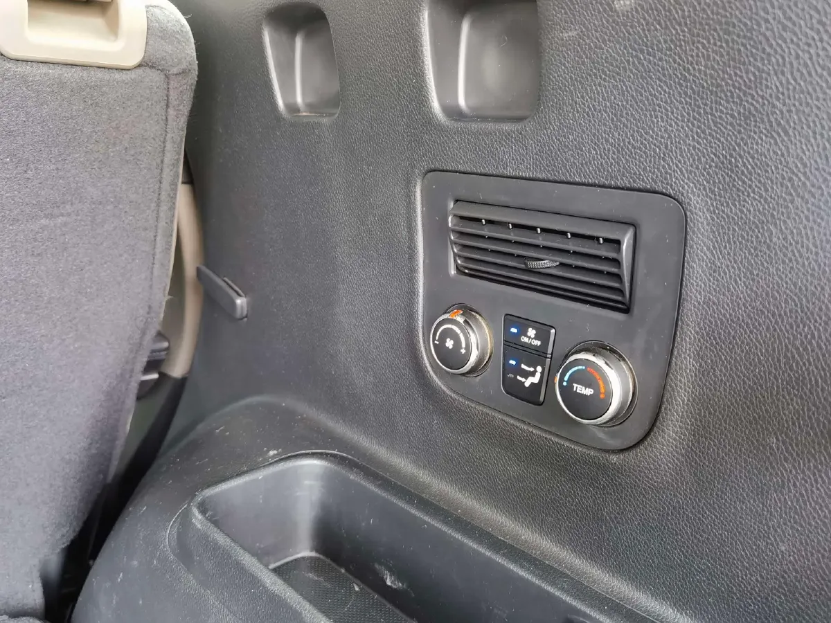 2013 Hyundai Grand SantaFe 2.2T 197HP L4 6AT,autocango,china used car exporter,china ev exporter,chinese used car exporter,chinese used ev exporter