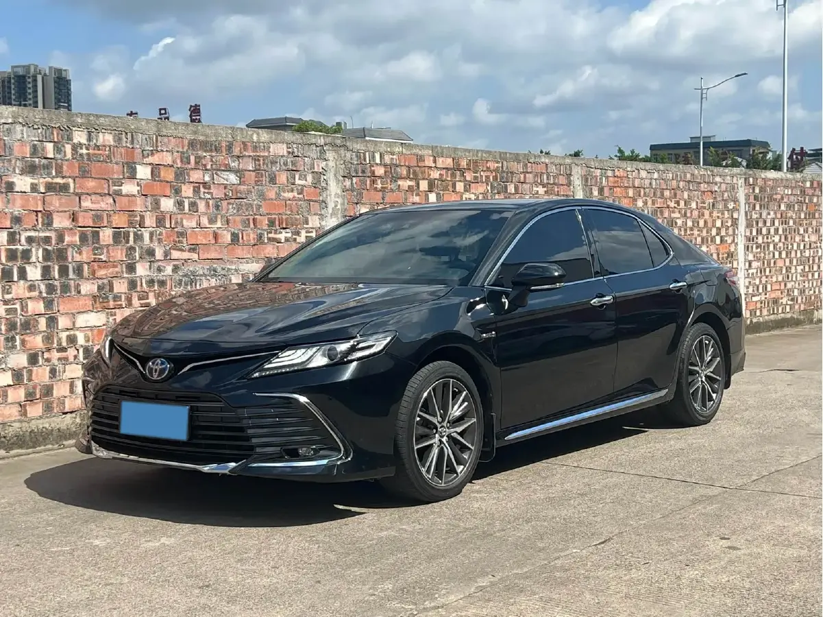 2023 Toyota Camry 2.5L 178HP L4 E-CVT Hybrid