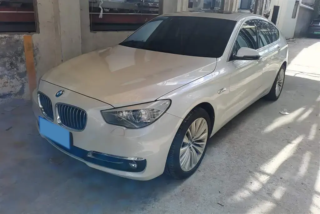 2015 BMW 5 Series GT 3.0T 306HP L6 8AT