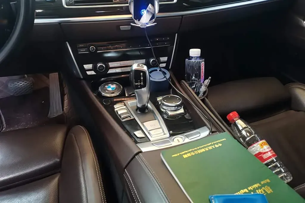 2015 BMW 5 Series GT 3.0T 306HP L6 8AT,autocango,china used car exporter,china ev exporter,chinese used car exporter,chinese used ev exporter