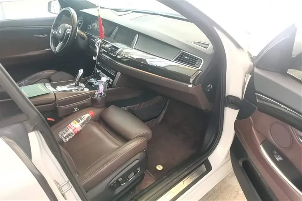 2015 BMW 5 Series GT 3.0T 306HP L6 8AT,autocango,china used car exporter,china ev exporter,chinese used car exporter,chinese used ev exporter