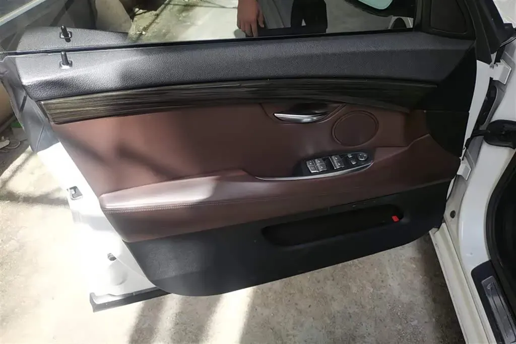 2015 BMW 5 Series GT 3.0T 306HP L6 8AT,autocango,china used car exporter,china ev exporter,chinese used car exporter,chinese used ev exporter