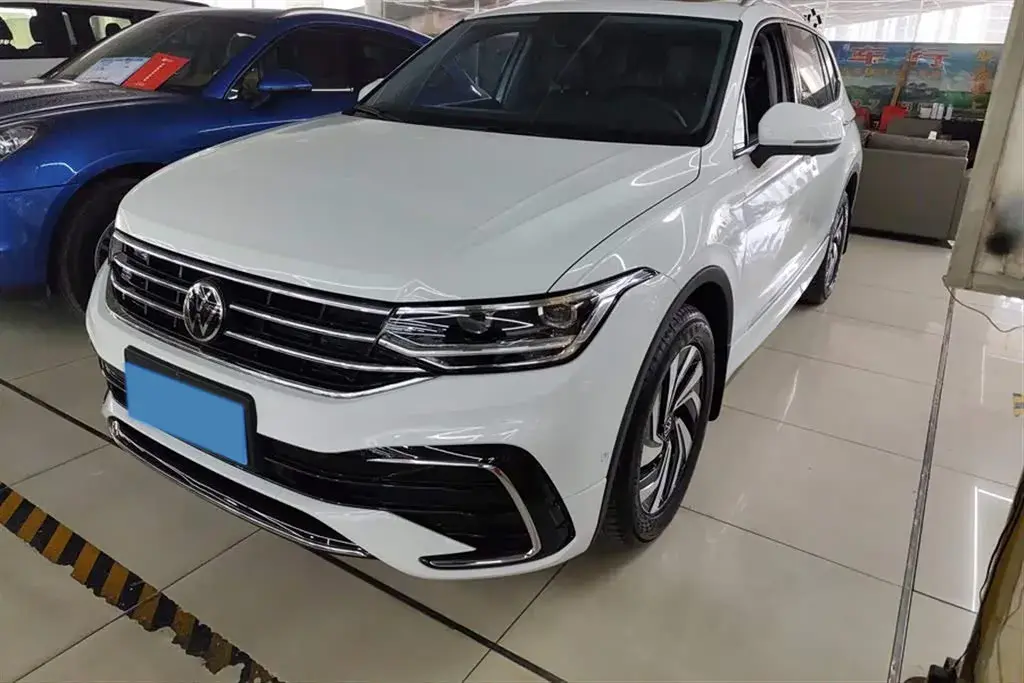 2023 Volkswagen Tiguan L 2.0T 186HP L4 7DCT