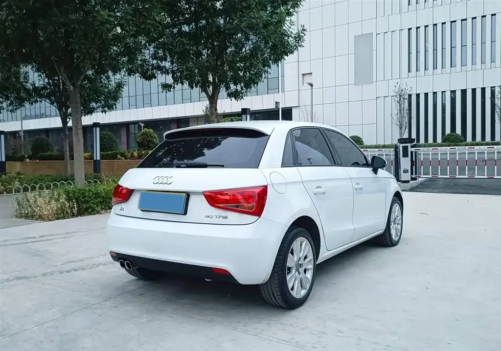 2014 Audi A1 1.4T 122HP L4 7DCT,autocango,china used car exporter,china ev exporter,chinese used car exporter,chinese used ev exporter