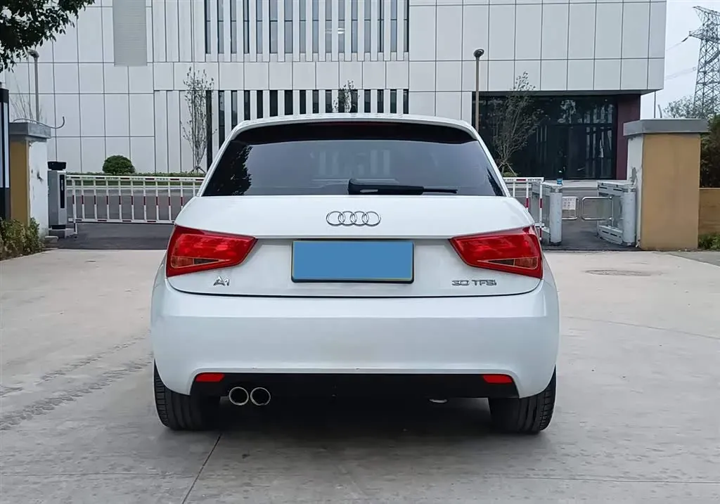 2014 Audi A1 1.4T 122HP L4 7DCT,autocango,china used car exporter,china ev exporter,chinese used car exporter,chinese used ev exporter
