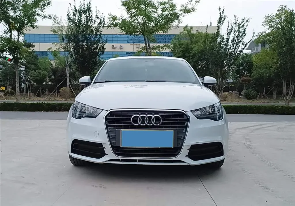 2014 Audi A1 1.4T 122HP L4 7DCT,autocango,china used car exporter,china ev exporter,chinese used car exporter,chinese used ev exporter