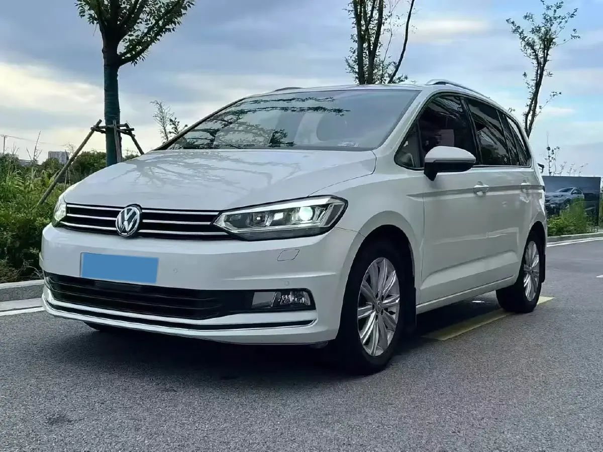 2018 Volkswagen Touran 1.4T 150HP L4 7DCT