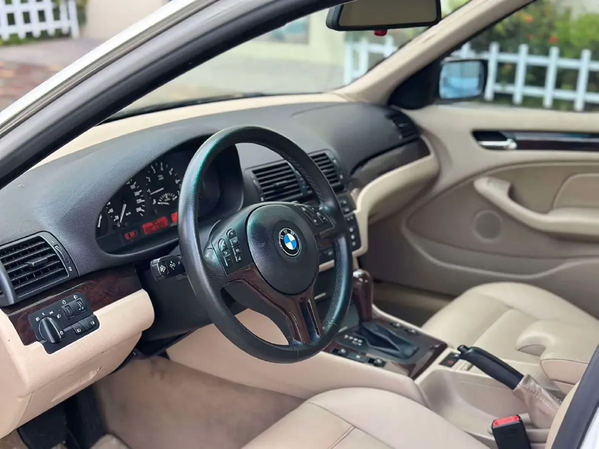 2004 BMW 3 Series 2.5L 192HP L6 5AT,autocango,china used car exporter,china ev exporter,chinese used car exporter,chinese used ev exporter