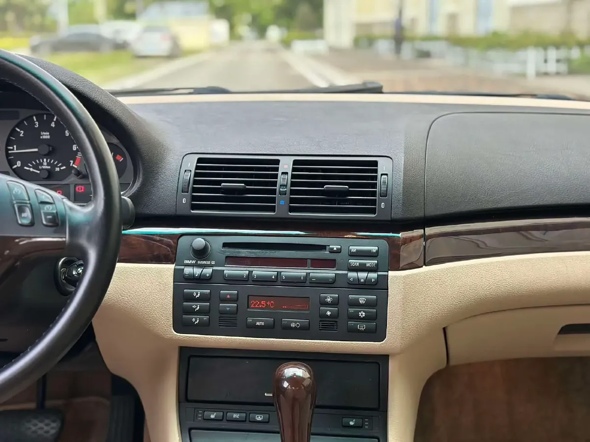 2004 BMW 3 Series 2.5L 192HP L6 5AT,autocango,china used car exporter,china ev exporter,chinese used car exporter,chinese used ev exporter