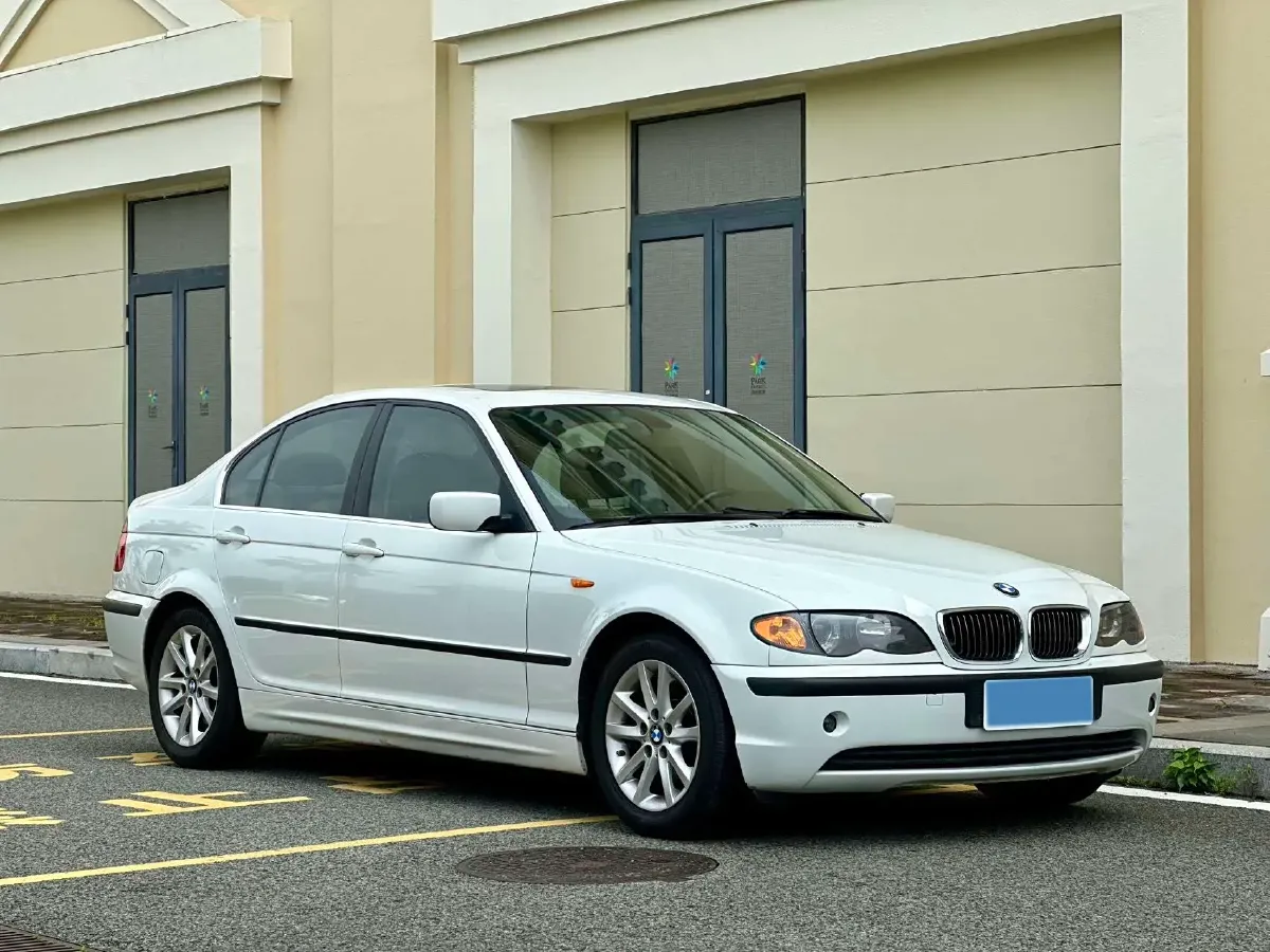 2004 BMW 3 Series 2.5L 192HP L6 5AT,autocango,china used car exporter,china ev exporter,chinese used car exporter,chinese used ev exporter