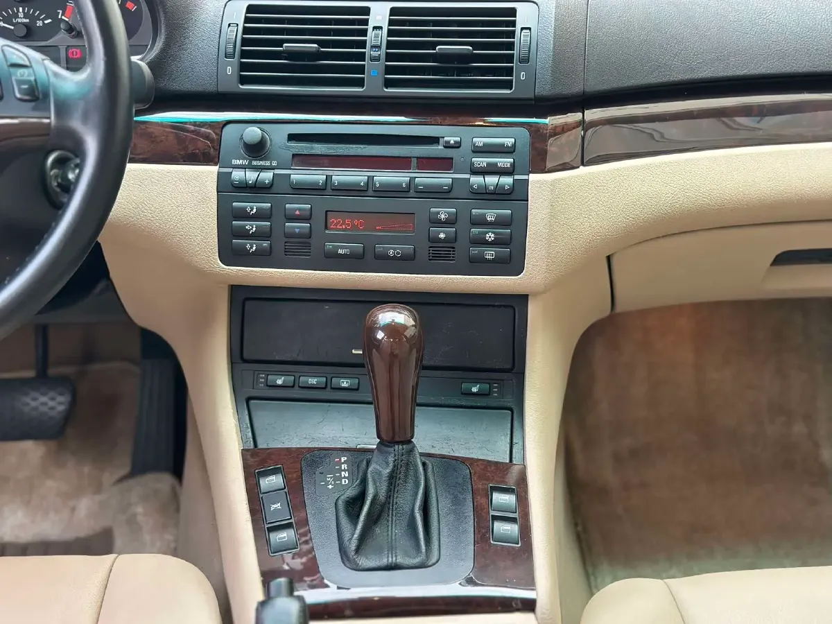 2004 BMW 3 Series 2.5L 192HP L6 5AT,autocango,china used car exporter,china ev exporter,chinese used car exporter,chinese used ev exporter