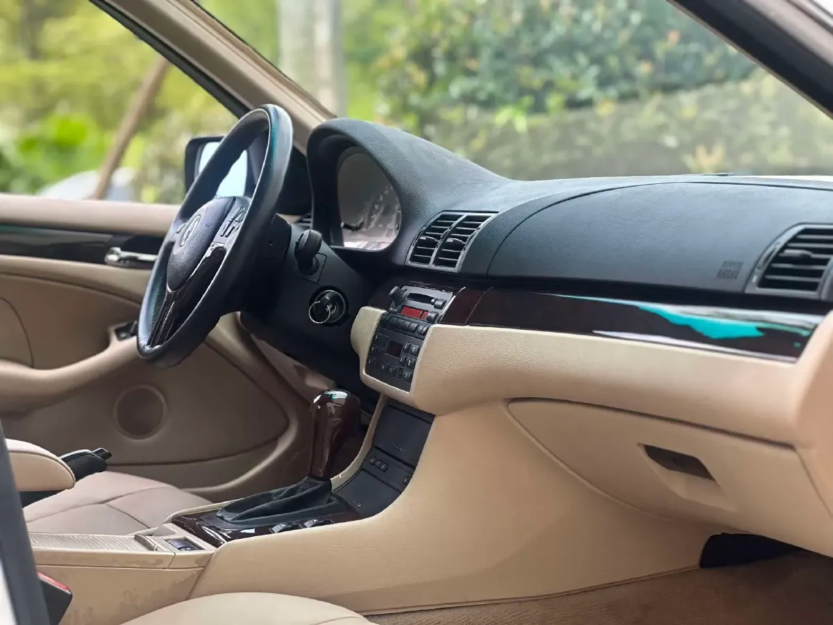 2004 BMW 3 Series 2.5L 192HP L6 5AT,autocango,china used car exporter,china ev exporter,chinese used car exporter,chinese used ev exporter