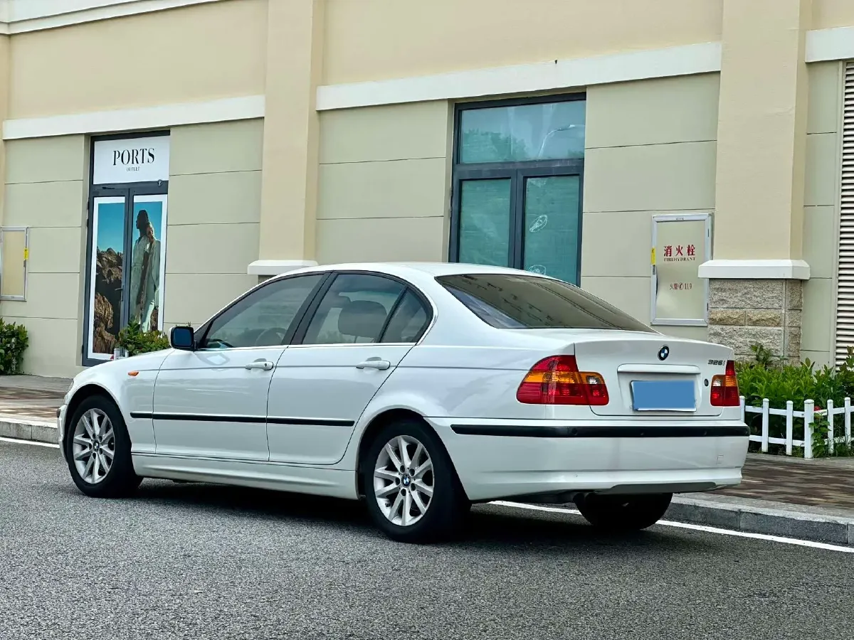 2004 BMW 3 Series 2.5L 192HP L6 5AT,autocango,china used car exporter,china ev exporter,chinese used car exporter,chinese used ev exporter