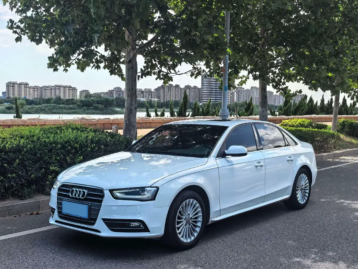 2015 Audi A4L 2.0T 180HP L4 CVT