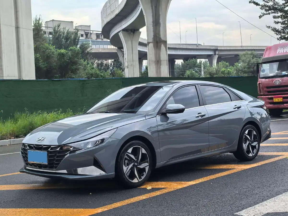 2022 Hyundai Elantra 1.5L 115HP L4 CVT