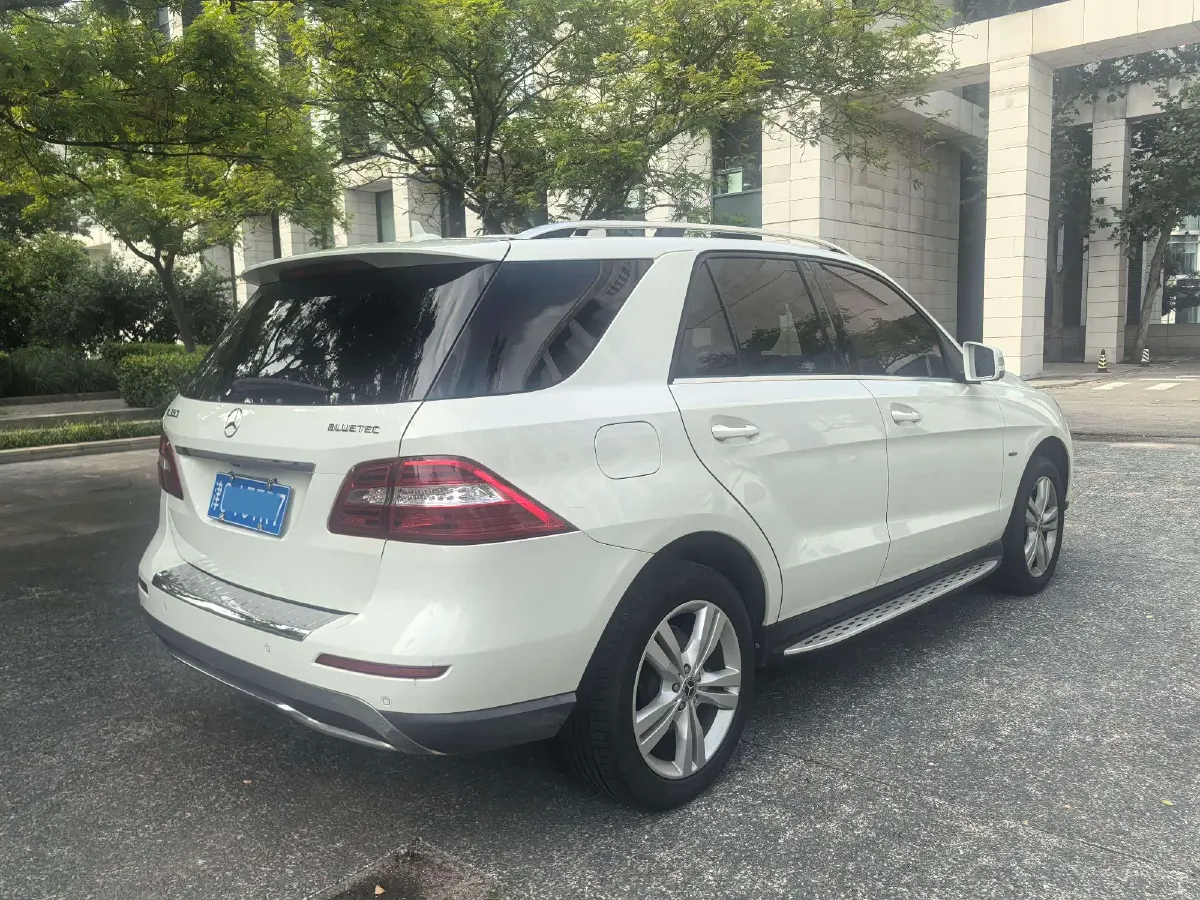 2013 Mercedes-Benz SL Class 3.5L 306HP V6 7AT,autocango,china used car exporter,china ev exporter,chinese used car exporter,chinese used ev exporter