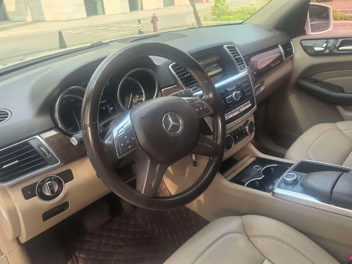 2013 Mercedes-Benz SL Class 3.5L 306HP V6 7AT,autocango,china used car exporter,china ev exporter,chinese used car exporter,chinese used ev exporter
