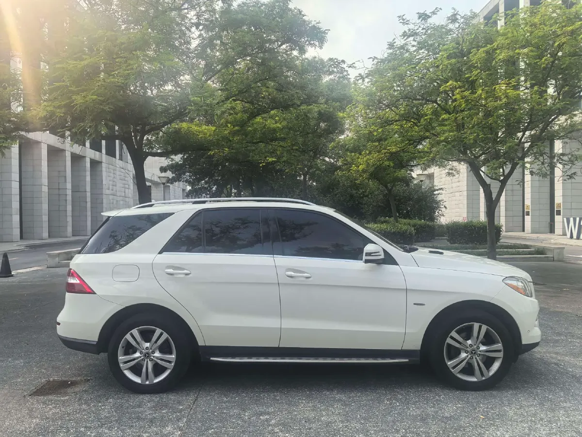 2013 Mercedes-Benz SL Class 3.5L 306HP V6 7AT,autocango,china used car exporter,china ev exporter,chinese used car exporter,chinese used ev exporter