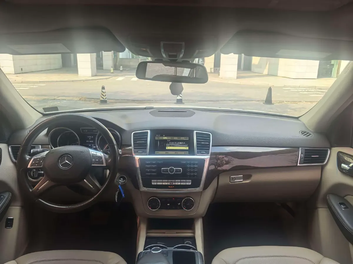 2013 Mercedes-Benz SL Class 3.5L 306HP V6 7AT,autocango,china used car exporter,china ev exporter,chinese used car exporter,chinese used ev exporter