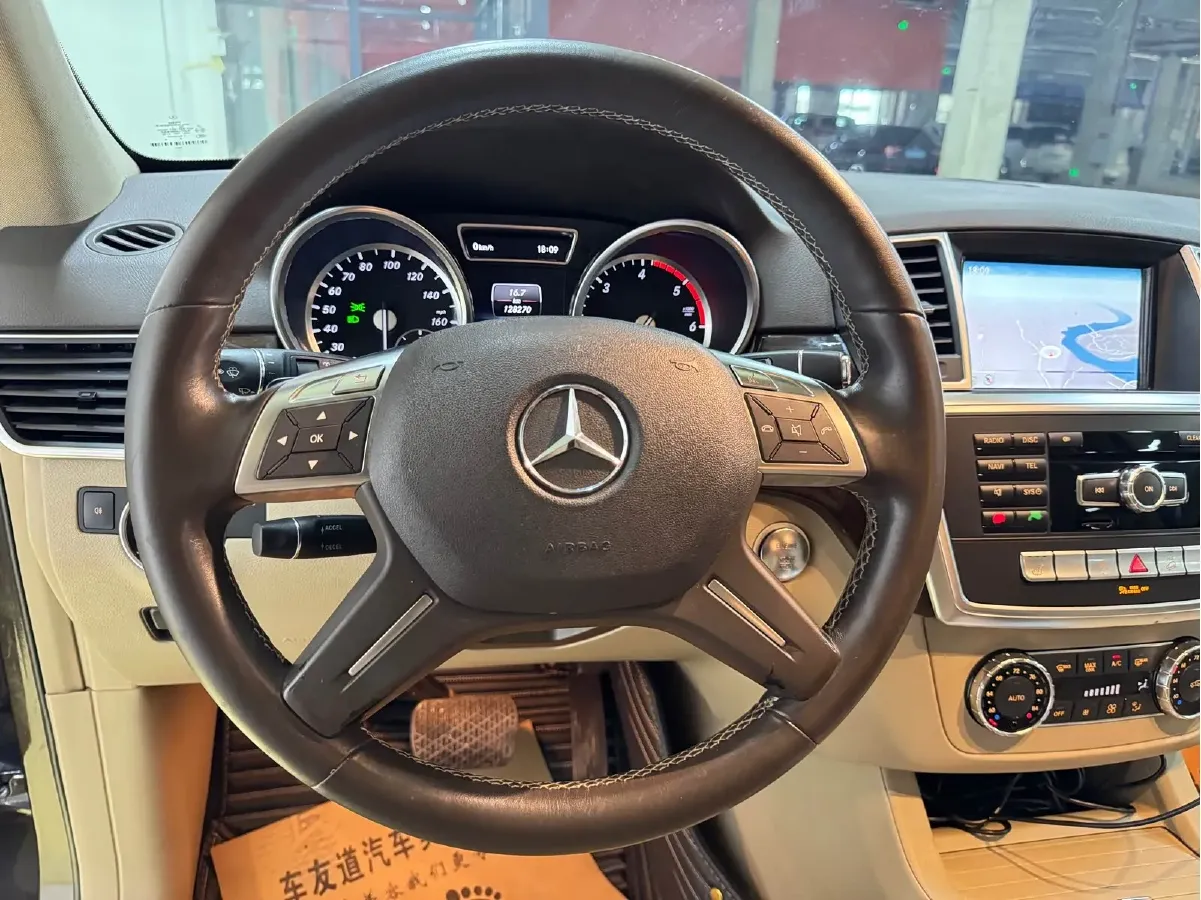 2013 Mercedes-Benz SL Class 3.5L 306HP V6 7AT,autocango,china used car exporter,china ev exporter,chinese used car exporter,chinese used ev exporter