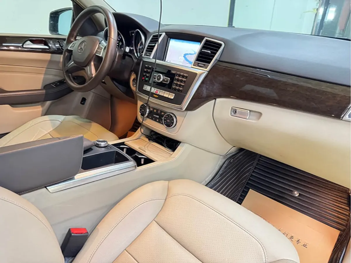 2013 Mercedes-Benz SL Class 3.5L 306HP V6 7AT,autocango,china used car exporter,china ev exporter,chinese used car exporter,chinese used ev exporter