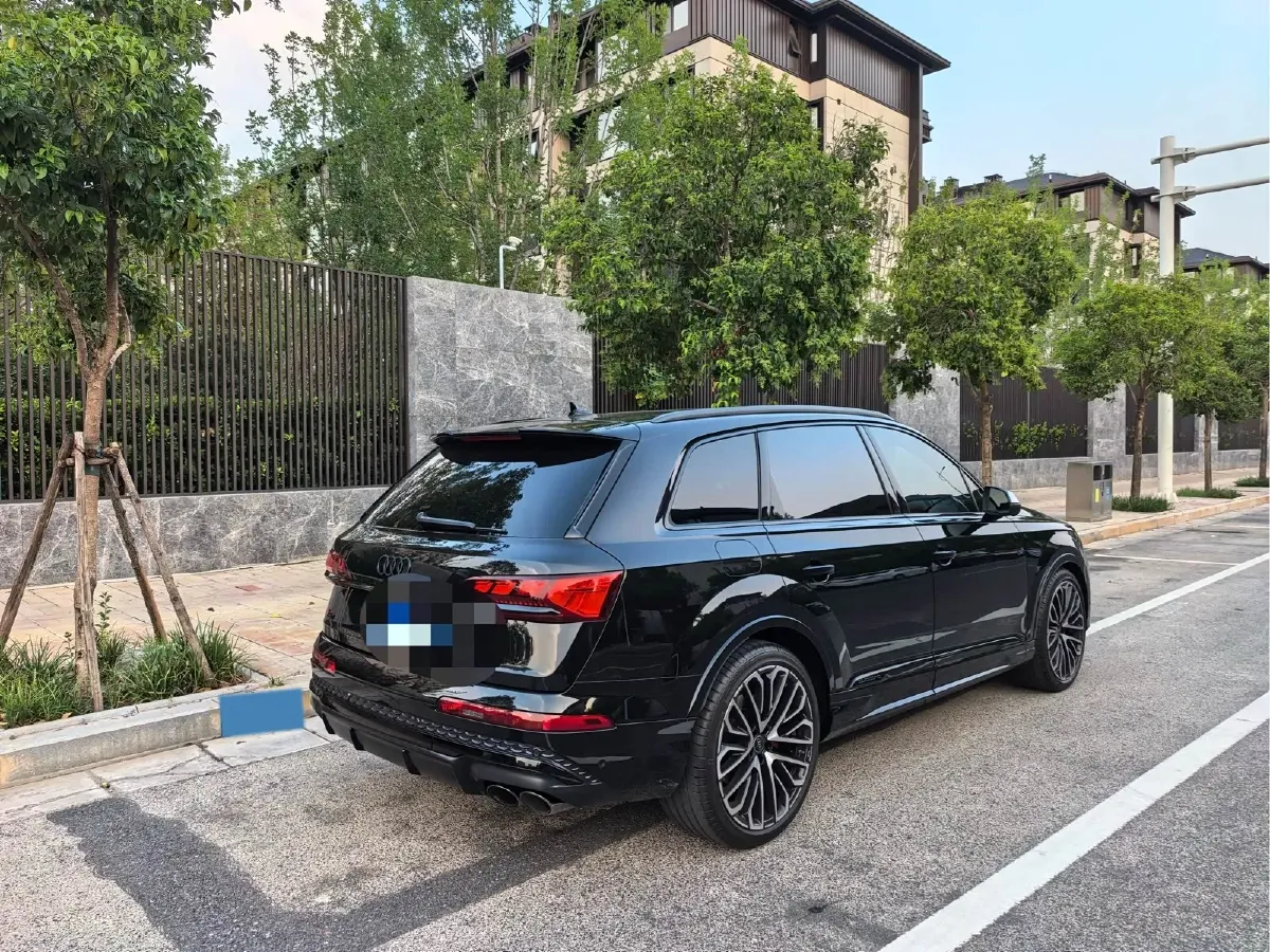 2024 Audi SQ7 4.0T 507HP V8 8AT,autocango,china used car exporter,china ev exporter,chinese used car exporter,chinese used ev exporter