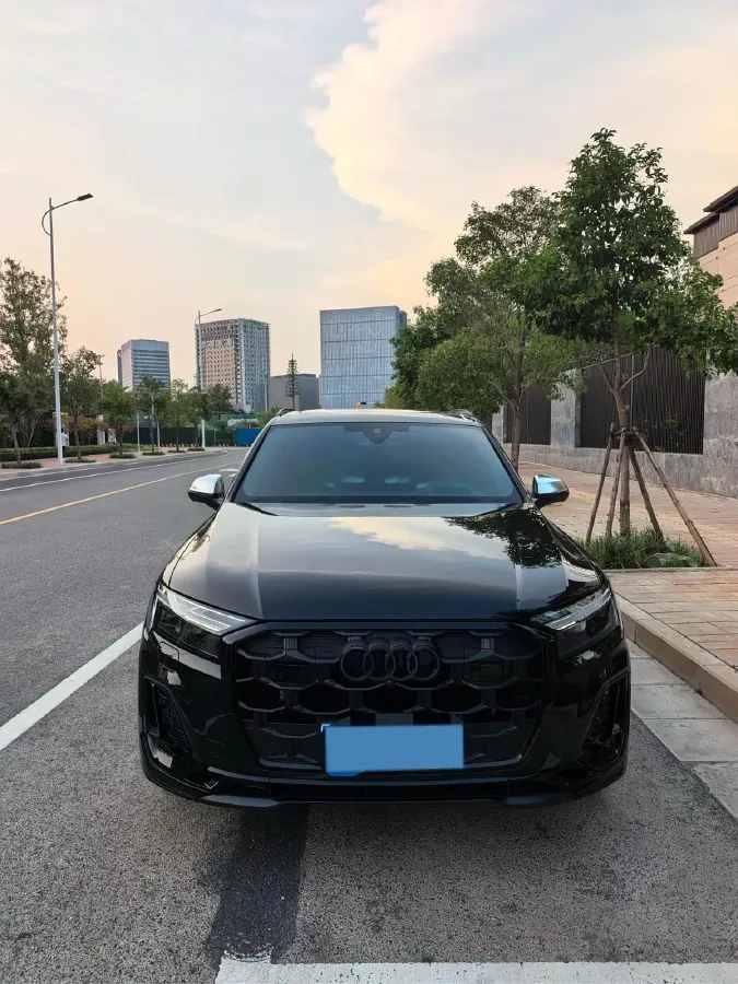 2024 Audi SQ7 4.0T 507HP V8 8AT,autocango,china used car exporter,china ev exporter,chinese used car exporter,chinese used ev exporter