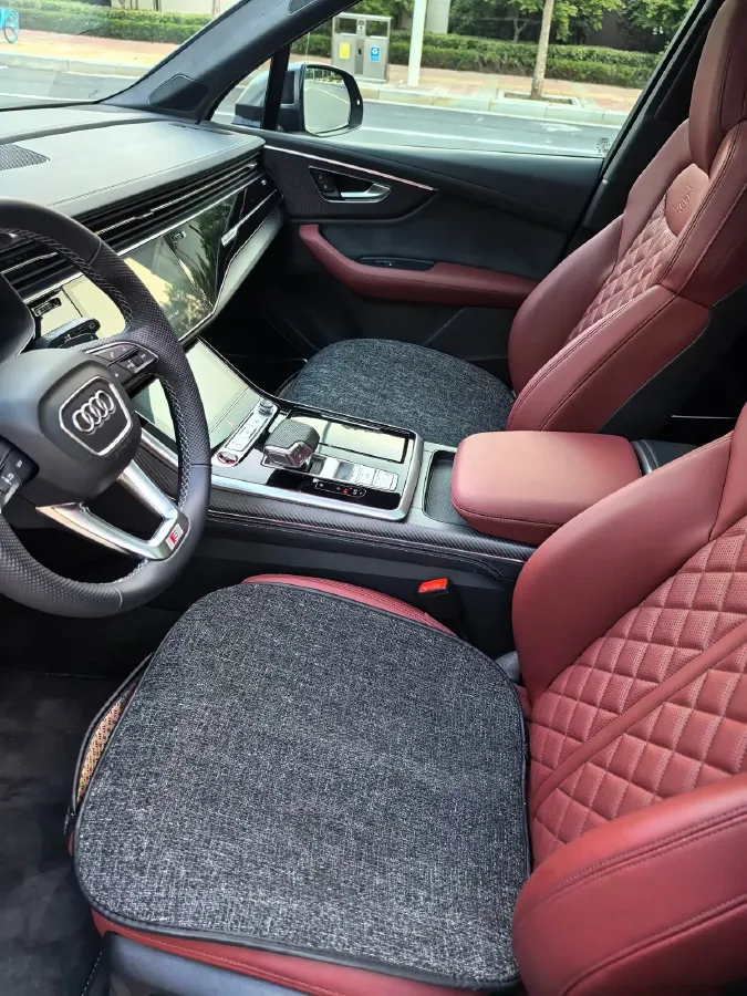 2024 Audi SQ7 4.0T 507HP V8 8AT,autocango,china used car exporter,china ev exporter,chinese used car exporter,chinese used ev exporter