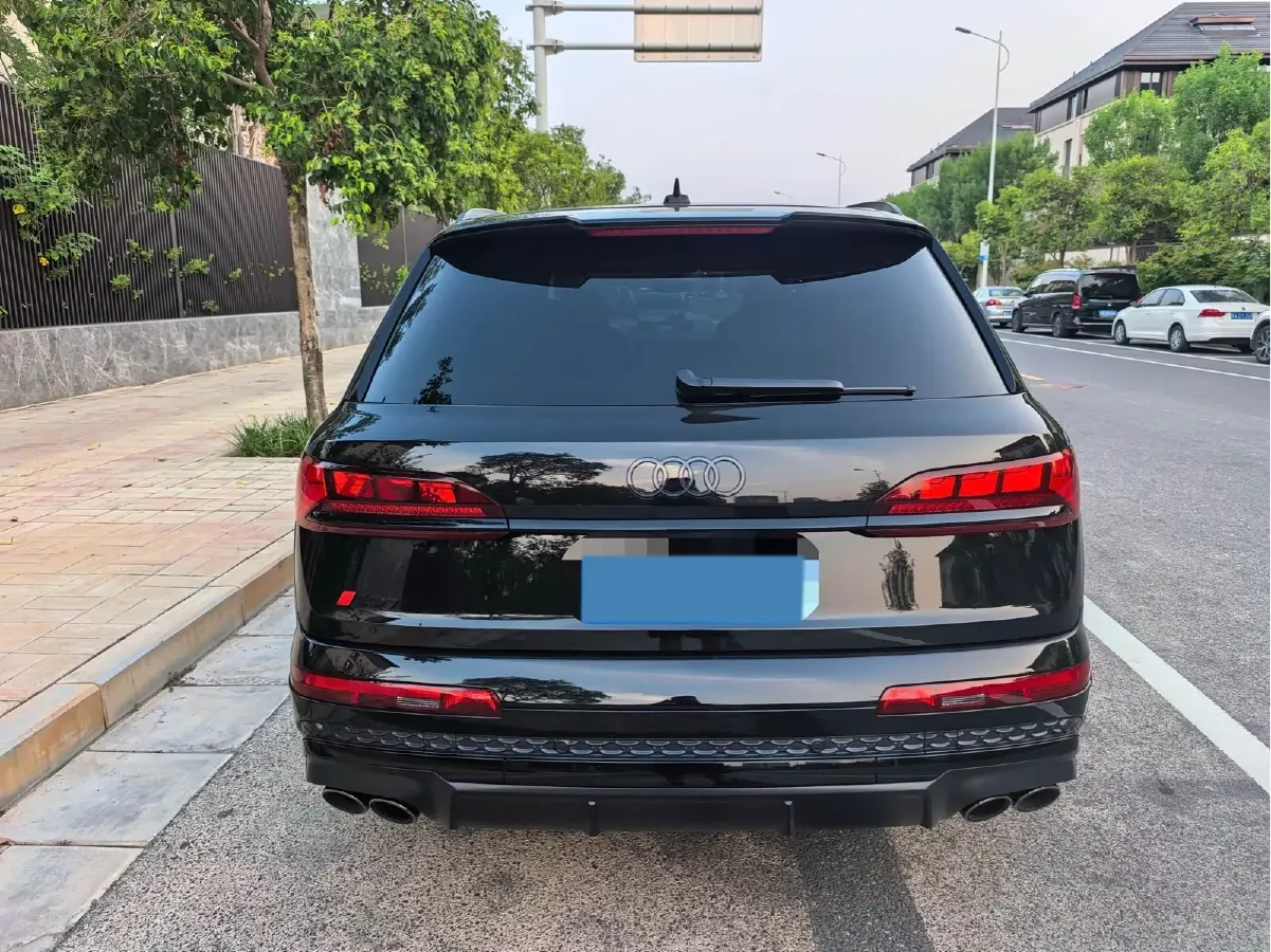 2024 Audi SQ7 4.0T 507HP V8 8AT,autocango,china used car exporter,china ev exporter,chinese used car exporter,chinese used ev exporter