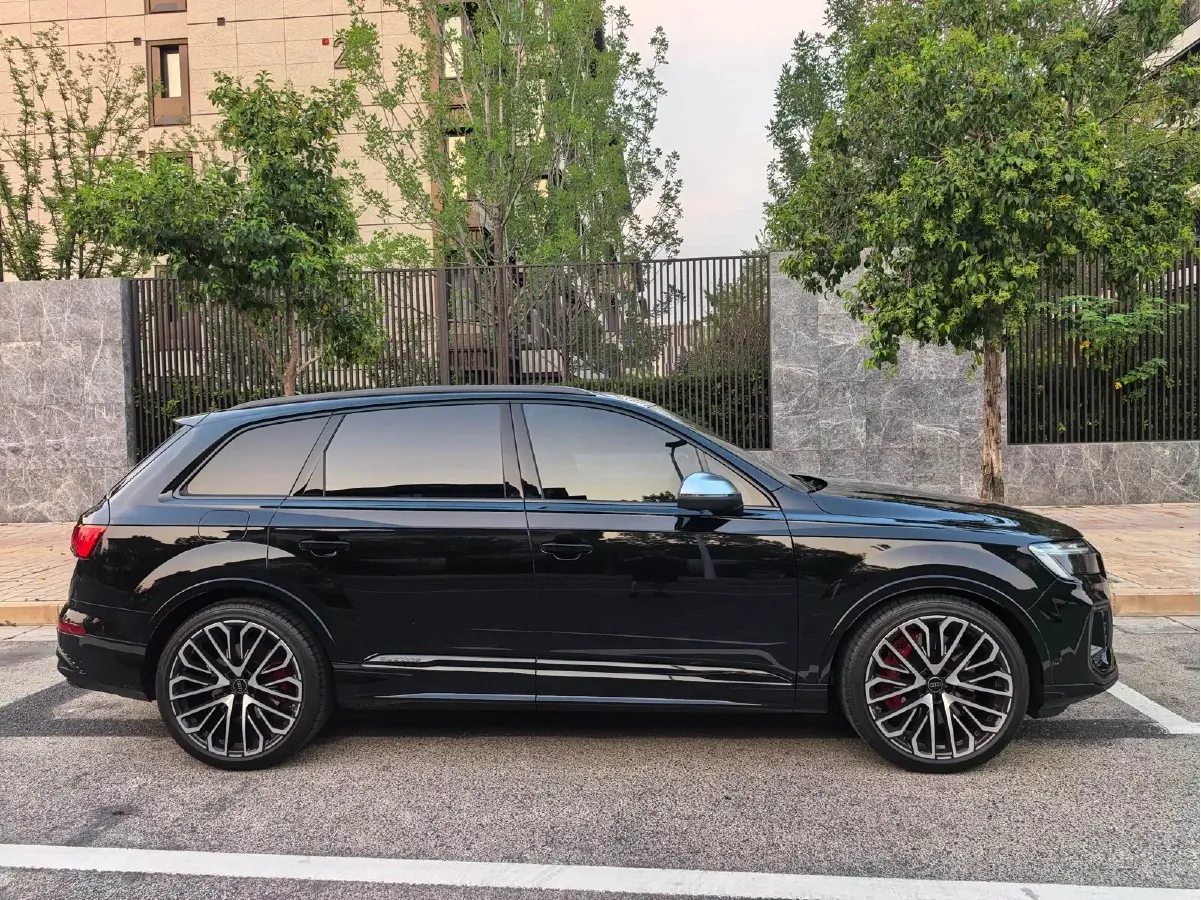 2024 Audi SQ7 4.0T 507HP V8 8AT,autocango,china used car exporter,china ev exporter,chinese used car exporter,chinese used ev exporter
