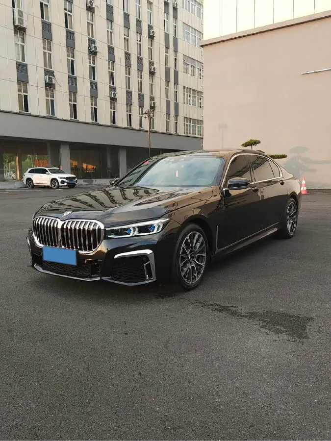 2018 BMW 7 Series 2.0T 258HP L4 8AT