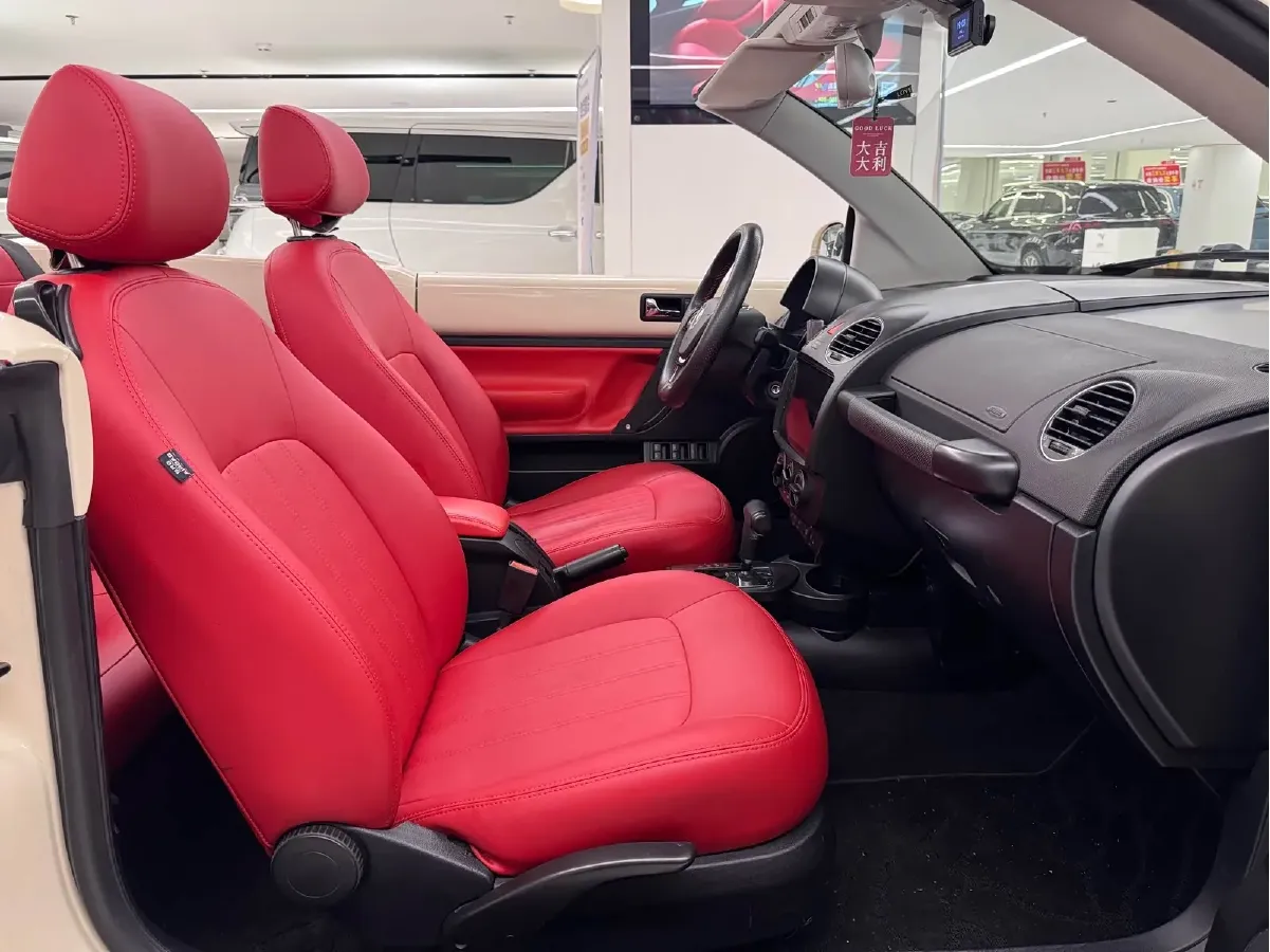 2009 Volkswagen Beetle 2.0L 115HP L4 6AT,autocango,china used car exporter,china ev exporter,chinese used car exporter,chinese used ev exporter